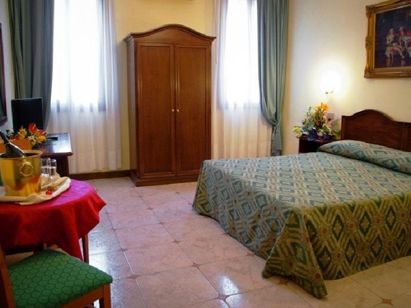 Hotel Florida Венеция Экстерьер фото